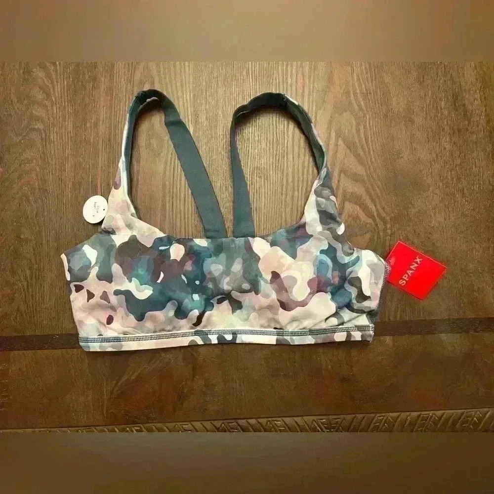 NWT Spanx Printed Low Impact Sports Bra Camouflage Green Padded Slip On Low - Picture 4 of 6